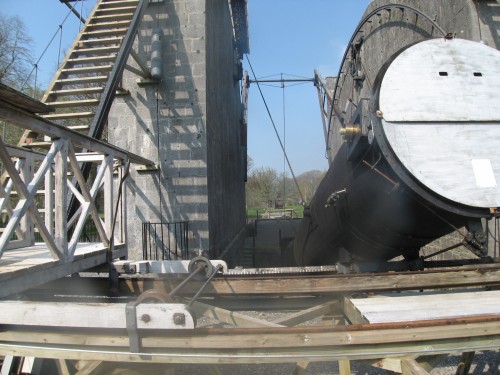 Birr Castle Telescope - Chains, counterweights and a rack and pinion in a circular arc allow the telescope to be adjusted with cranks and handles to view the heavens.