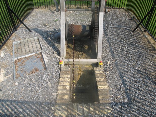 Birr Castle Telescope - Chains, counterweights and a rack and pinion in a circular arc allow the telescope to be adjusted with cranks and handles to view the heavens.